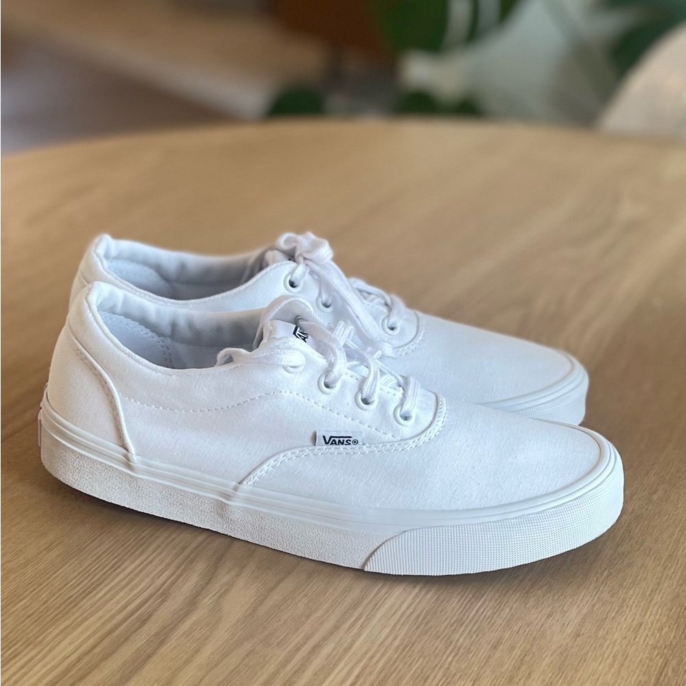 Vans Doheny Women’s Classic Triple White Lace-Up Sneakers 9.5